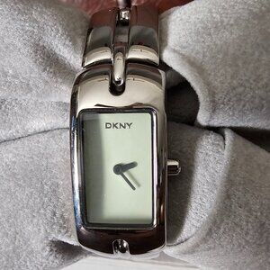 Ladies Silver Tone DKNY NY-3006 Analog Watch